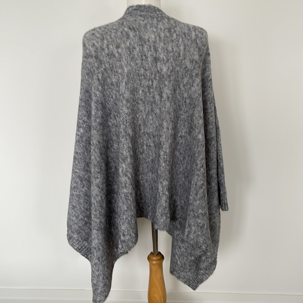NWOT SURKANA Oversize Shawl Sweater. Heather Grey Colour.  Size: One Size - Picture 5 of 10